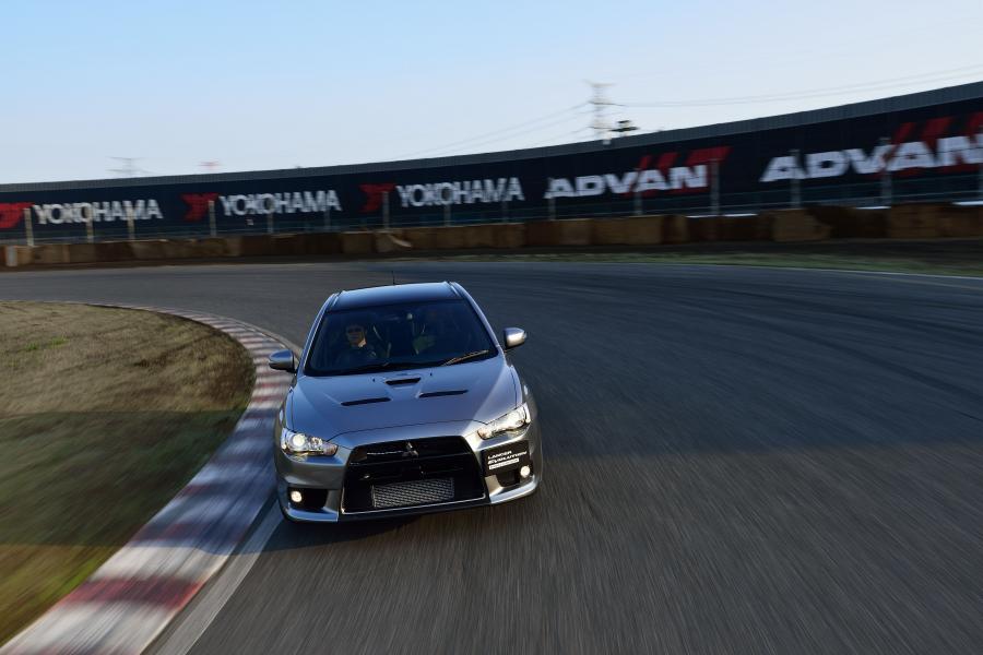  Mitsubishi Lancer Evolution X Final Edition 2015 года  (фото 9 из 30)
